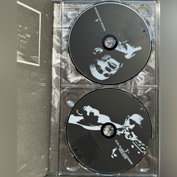 Johnny Cash 4cd box set THE LEGEND - Picture 4 of 11